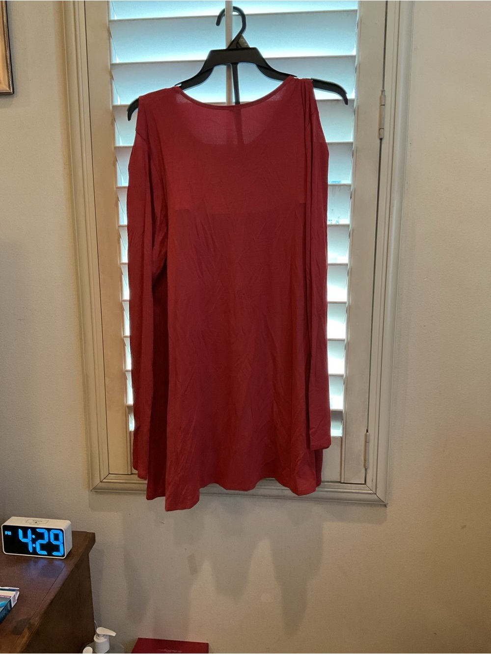 Azules Long Sleeve Cold-Shoulder Dress in Deep Red